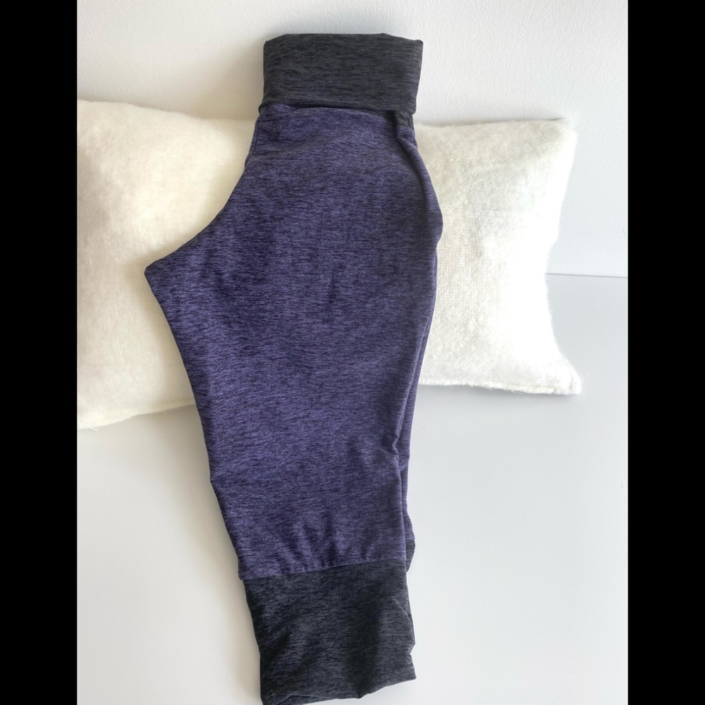 🛍 Triple Flip Girls Capri. Women’s Size 4.